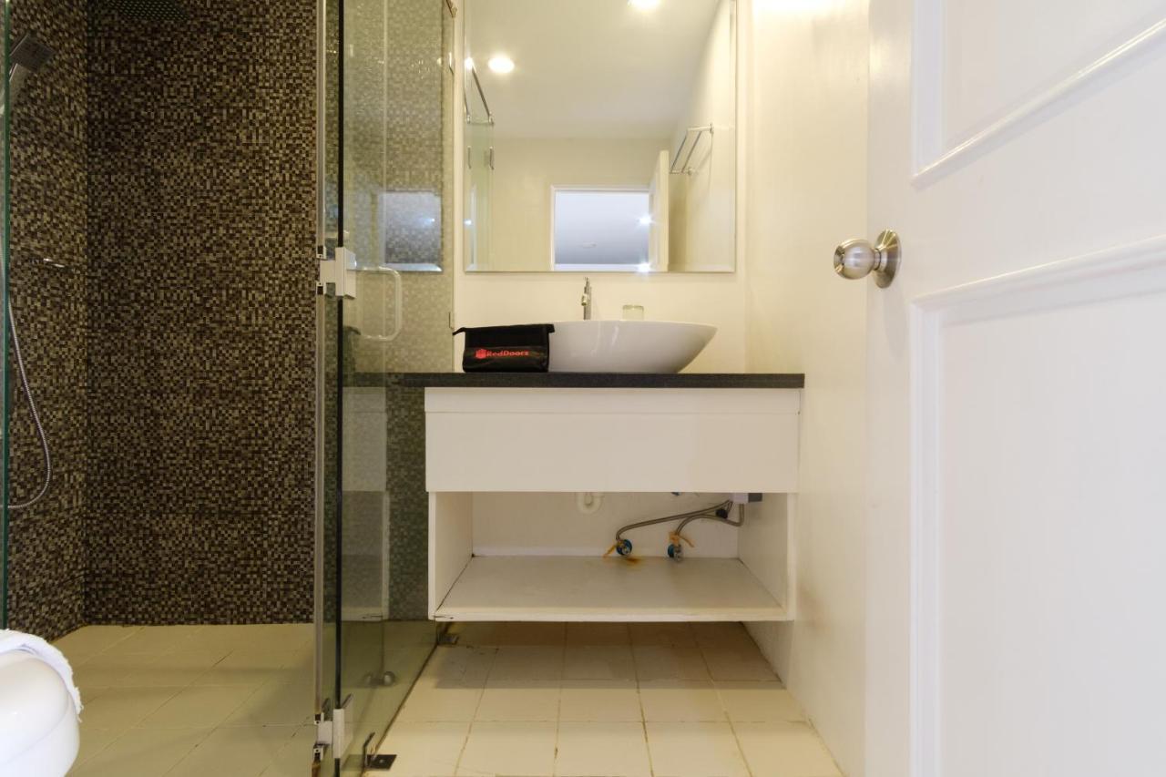 Reddoorz Plus @ Casino Street Makati Μακάτι Εξωτερικό φωτογραφία